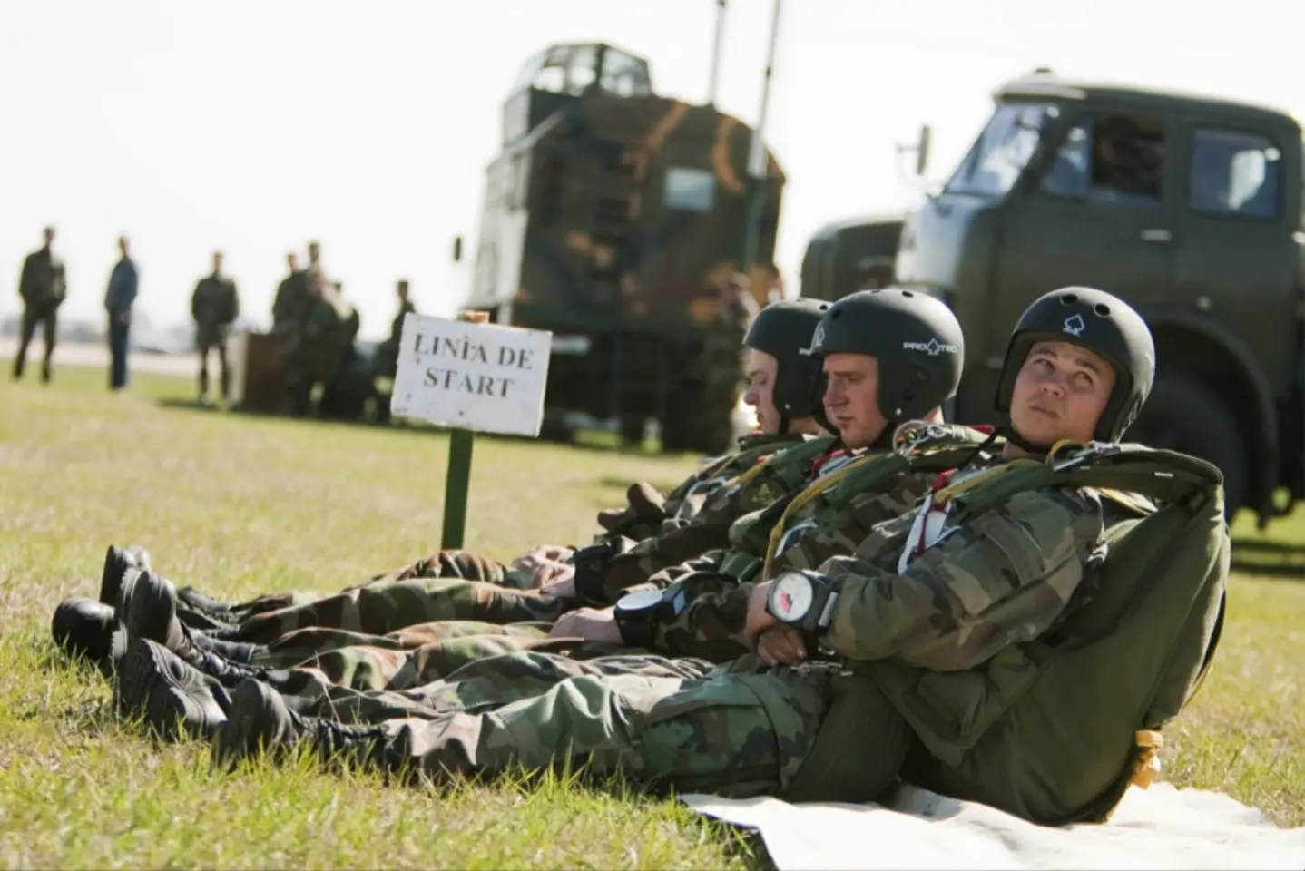 Reprezentanţi ai Brigăzii cu destinaţie specială Fulger din Republica Moldova se antrenează alături de poliţişti şi luptători români