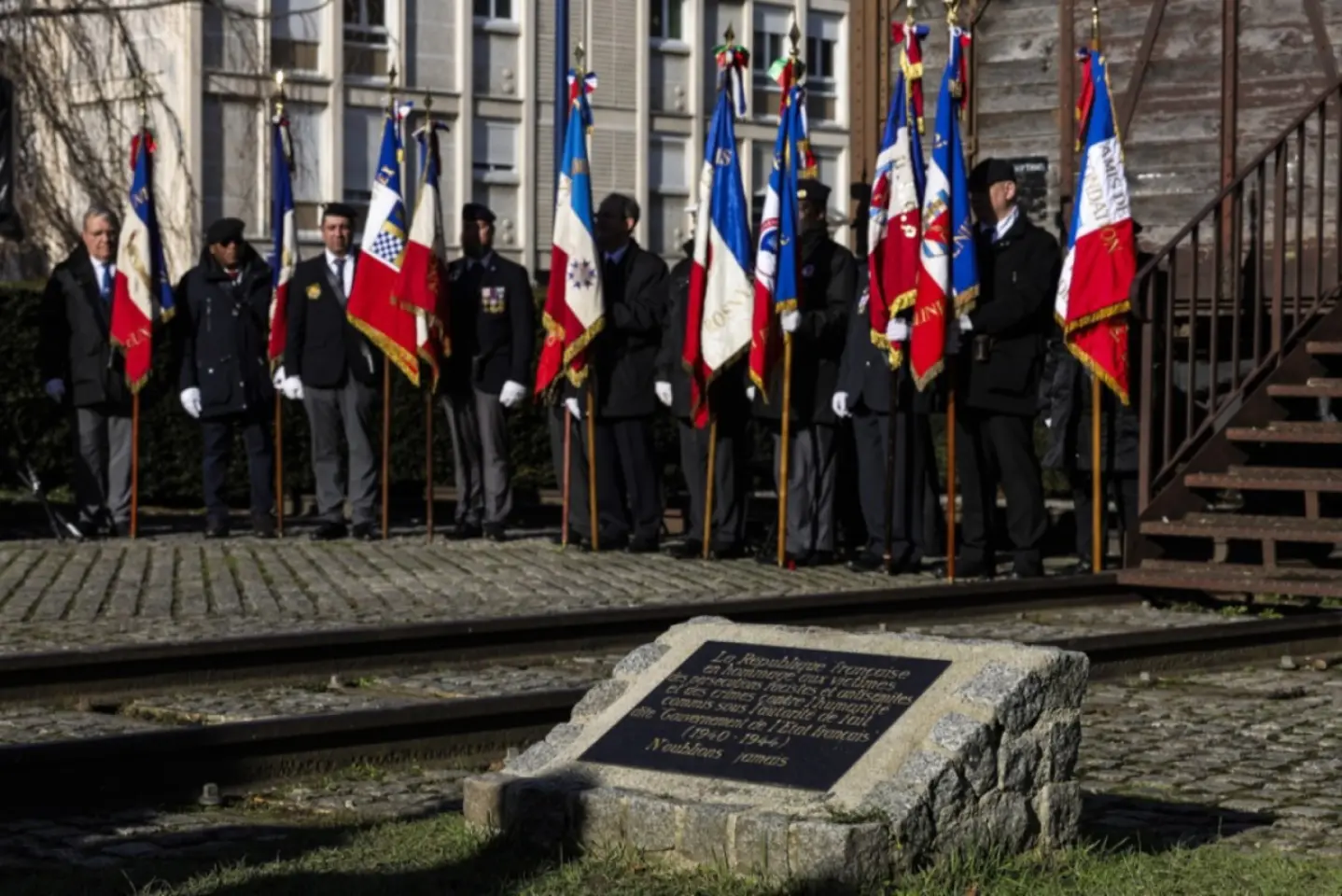 Trei sinagogi și Memorialul Holocaustului, vandalizate la Paris