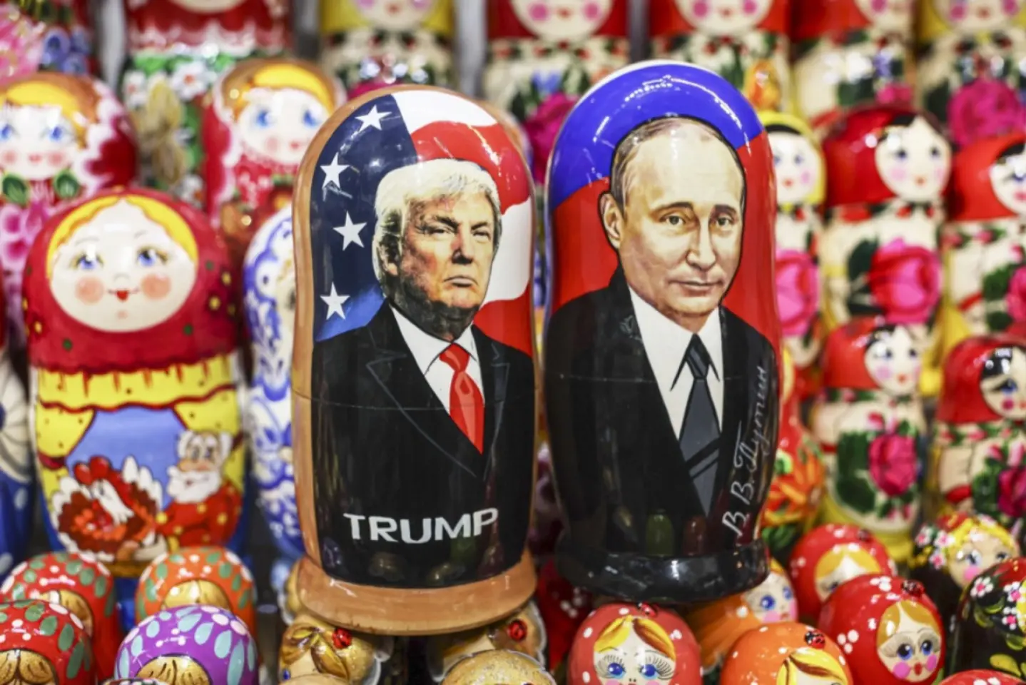 Donald Trump a discutat telefonic cu Vladimir Putin
