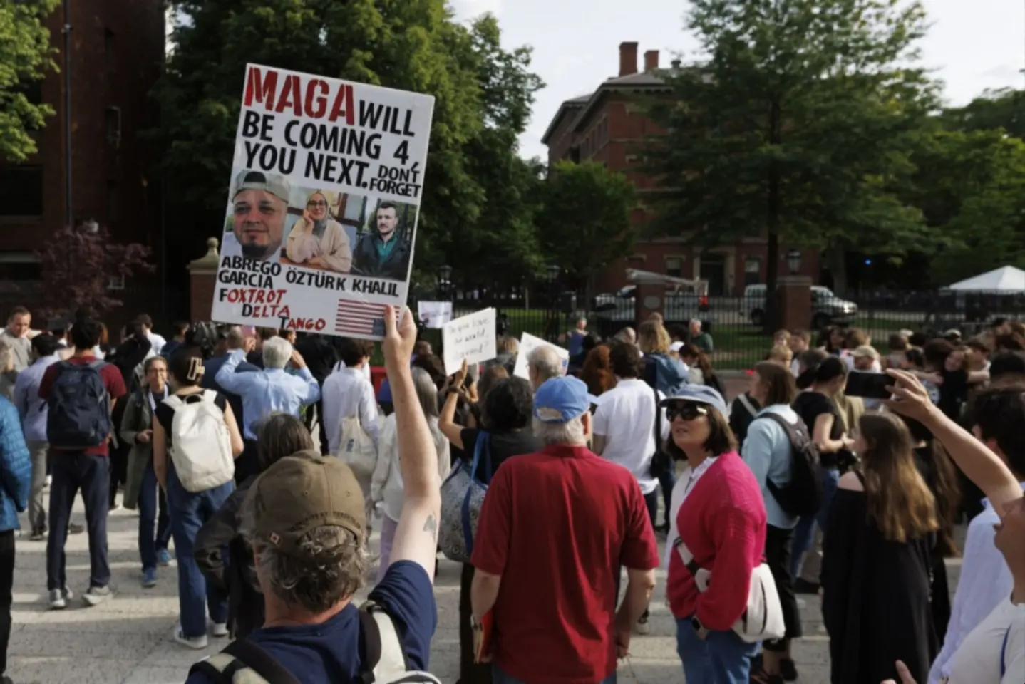 Justiția americană suspendă interdicția vizând accesul studenților străini la Harvard