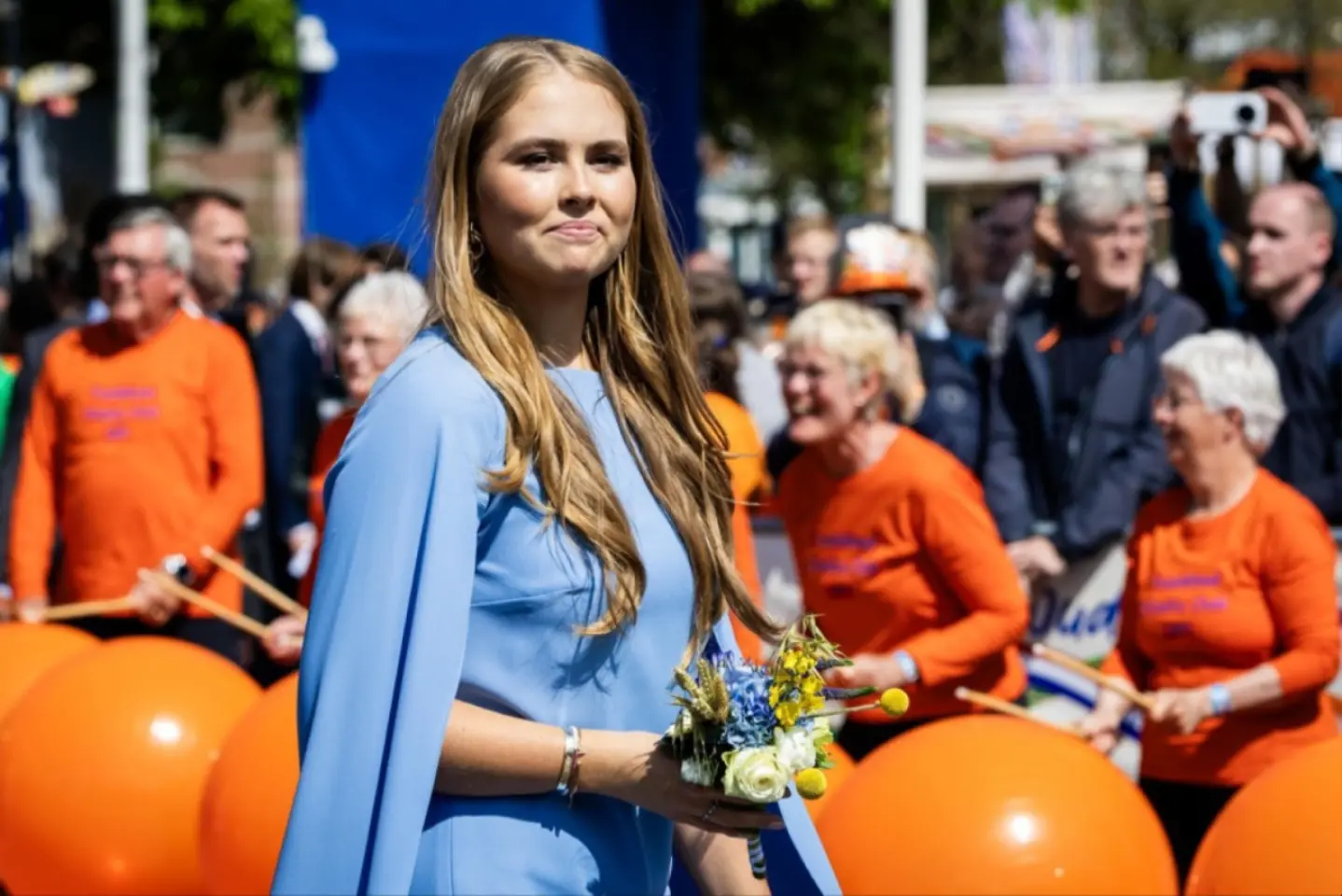 Prințesa moștenitoare a Olandei, Amalia, și-a rupt brațul, după ce a căzut de pe cal