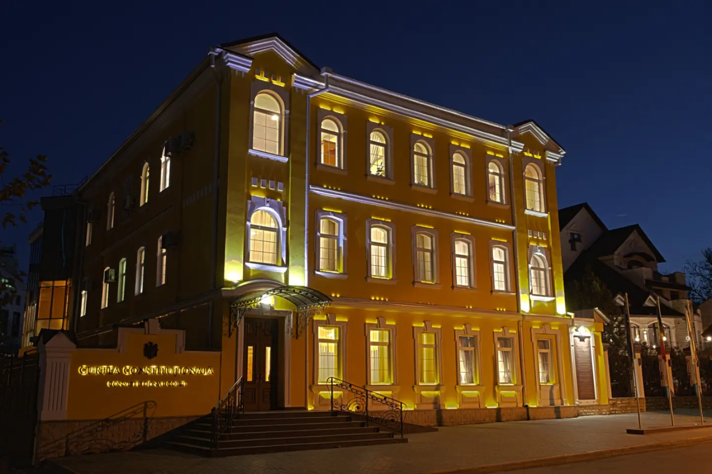 Cinci din șase mandate la Curtea Constituțională expiră – au început propunerile instituționale