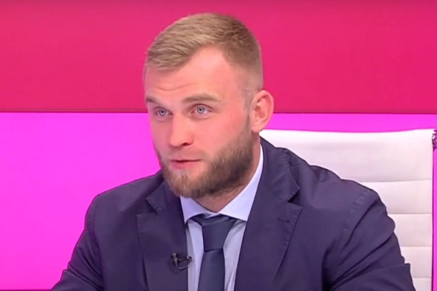 PROPAGANDĂ DE RĂZBOI: Civilii sunt folosiți ca scut uman de către liderii ucraineni în războiul cu Rusia