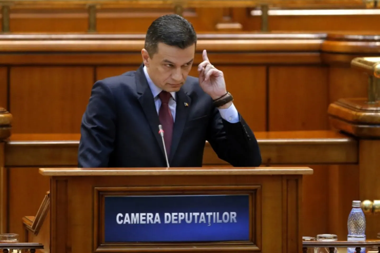 Senatul şi Camera Deputaţilor de la București au preşedinţi noi