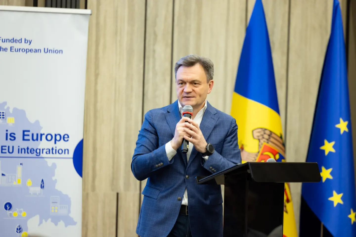 Premierul Recean avertizează asupra amestecului străin în alegeri:  „Grupuri criminale încearcă să submineze alegerile parlamentare”
