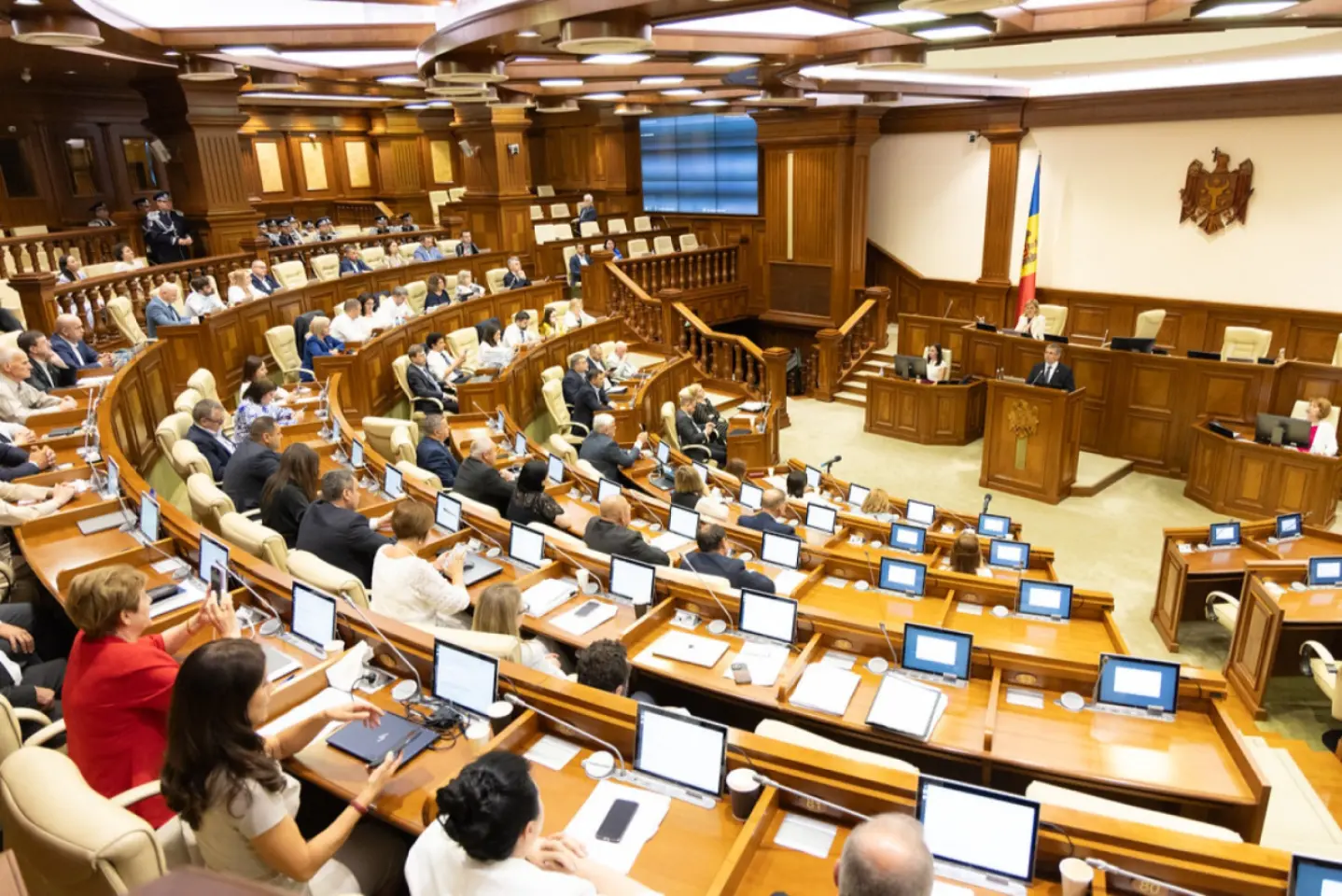 Parlamentul de legislatura a XI-a își încheie mandatul
