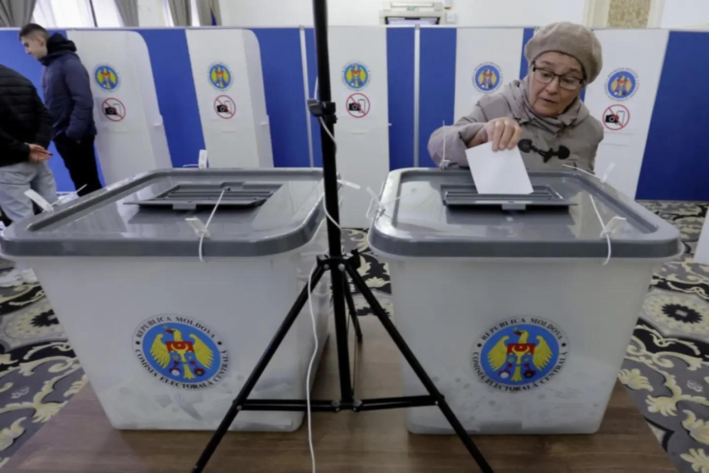Sondaj: partidul prezidențial Acţiune şi Solidaritate (PAS) conduce în intențiile de vot înaintea alegerilor din Republica Moldova