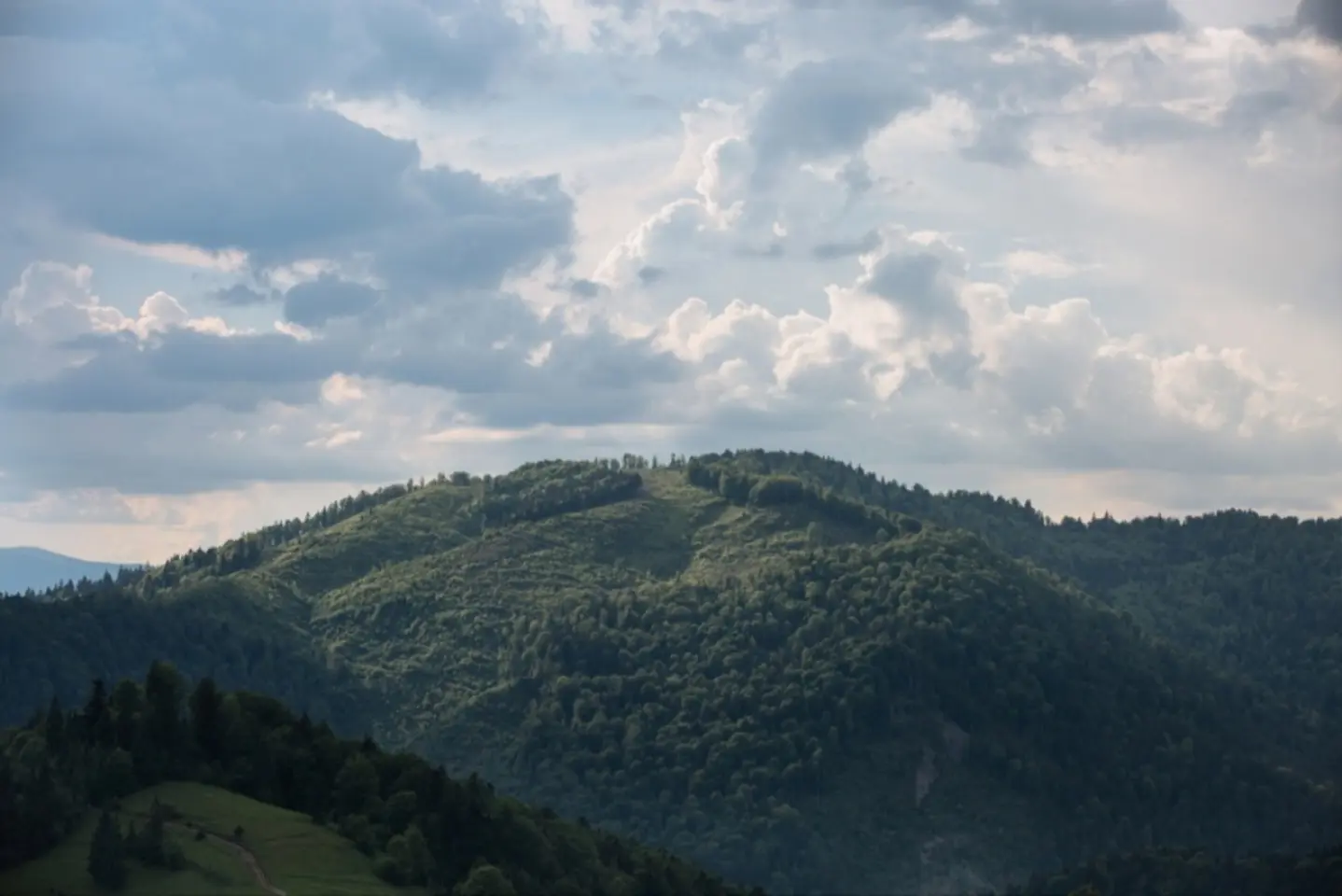 Trei cetăţeni ucraineni care au trecut graniţa în România prin Munţii Maramureşului au fost recuperaţi de salvamontiști