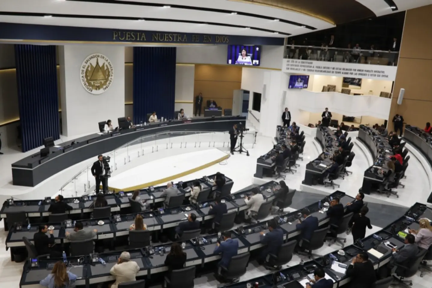 El Salvador elimină limitarea numărului de mandate prezidențiale