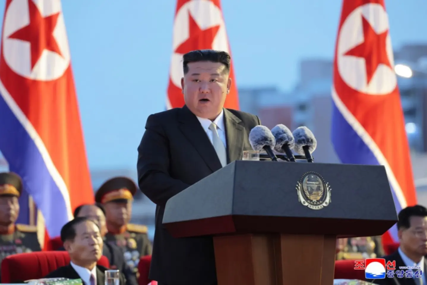 Dictatorul comunist nord-coreean Kim Jong Un își omagiază militarii care au luptat alături de ruși contra ucrainenilor