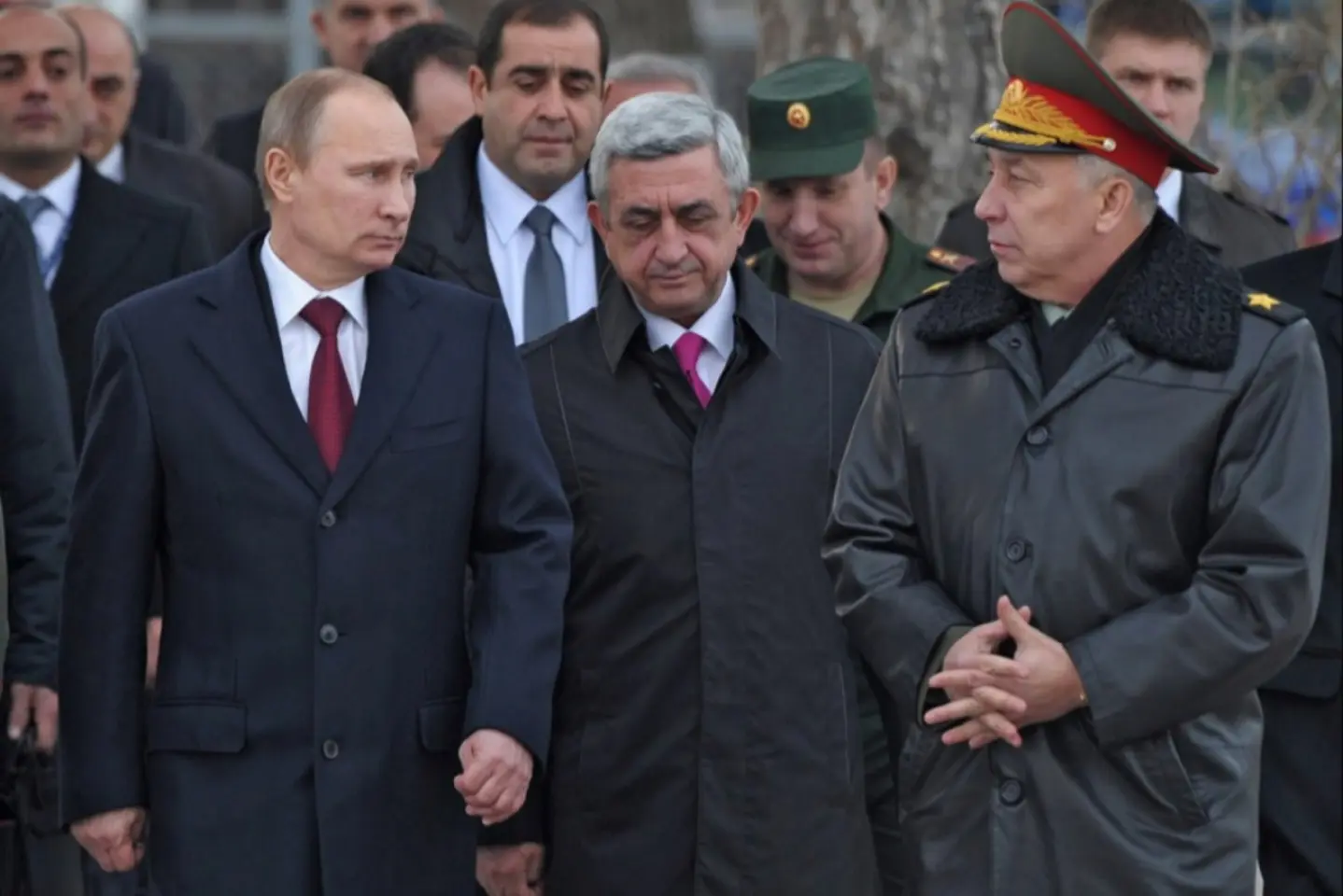 Manifestanți armeni cer desființarea unei baze militare rusești  din fosta republică sovietică sud-caucaziană