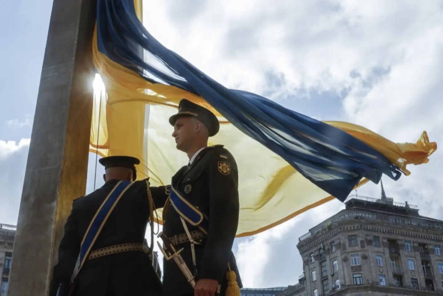 Curajul Ucrainei oprește extinderea războiului și protejează pacea și suveranitatea noastră  