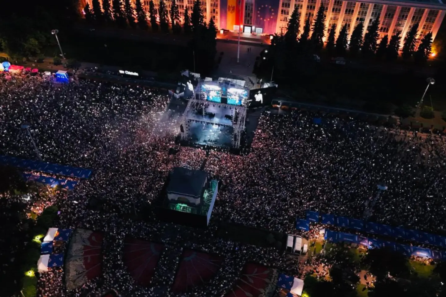 Peste 90.000 de persoane au participat la evenimentele dedicate Zilei Independenței în centrul Chișinăului