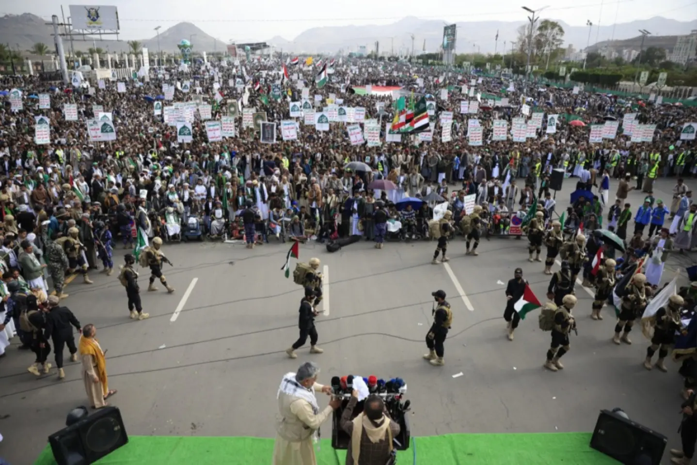 Rebelii Houthi au atacat sediile ONU din Yemen