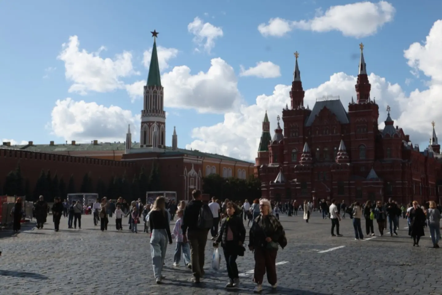 Moldovenii care muncesc în Moscova, urmăriți prin GPS