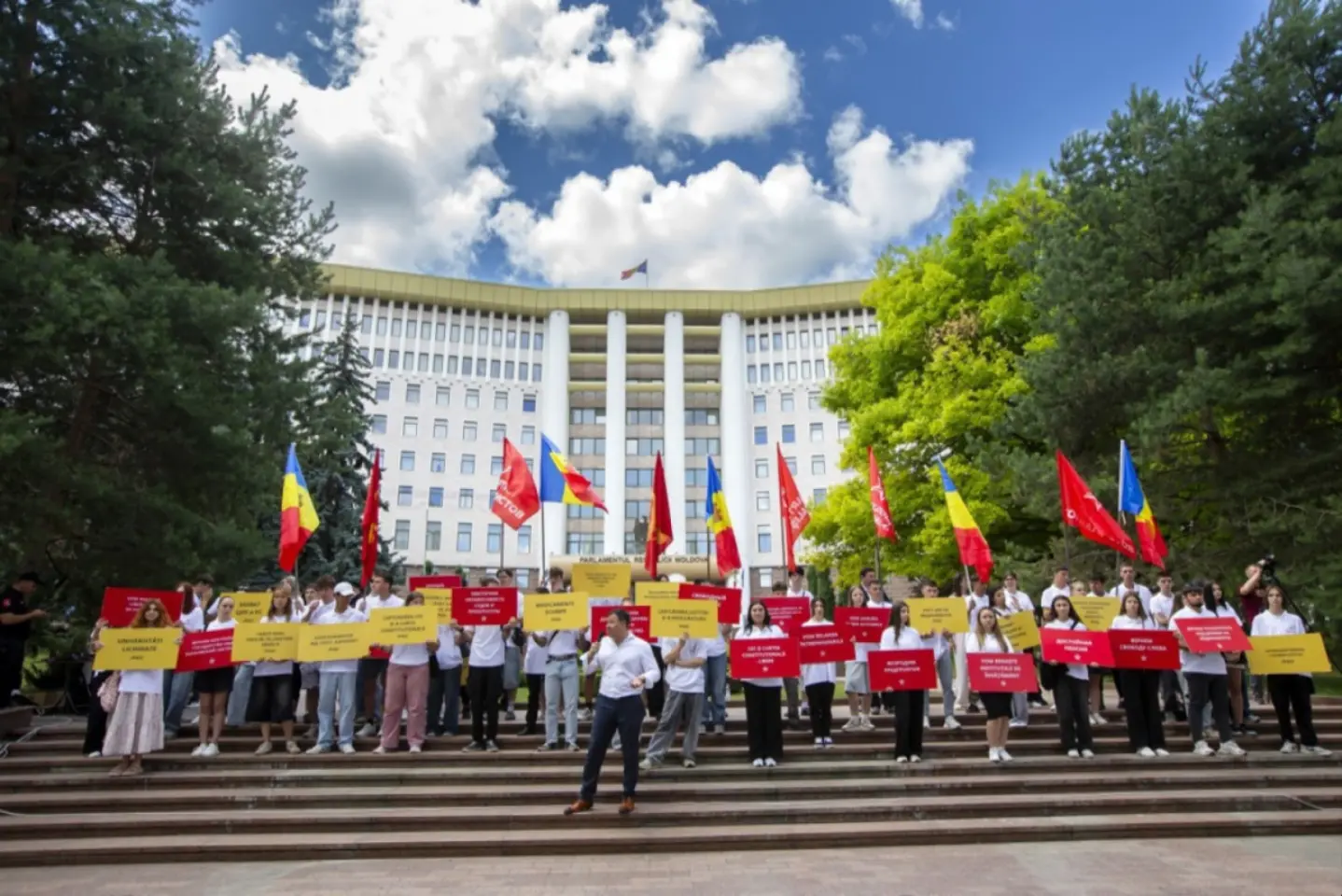 Politicieni și activiști din R. Moldova, sancționați în Ucraina pentru promovarea propagandei și justificarea agresiunii ruse