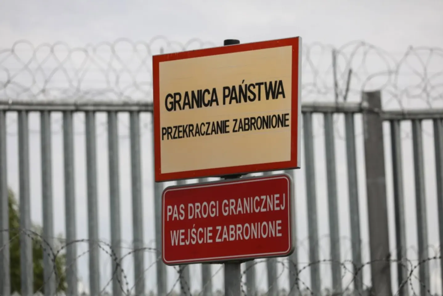 Polonia redeschide granița cu Belarus