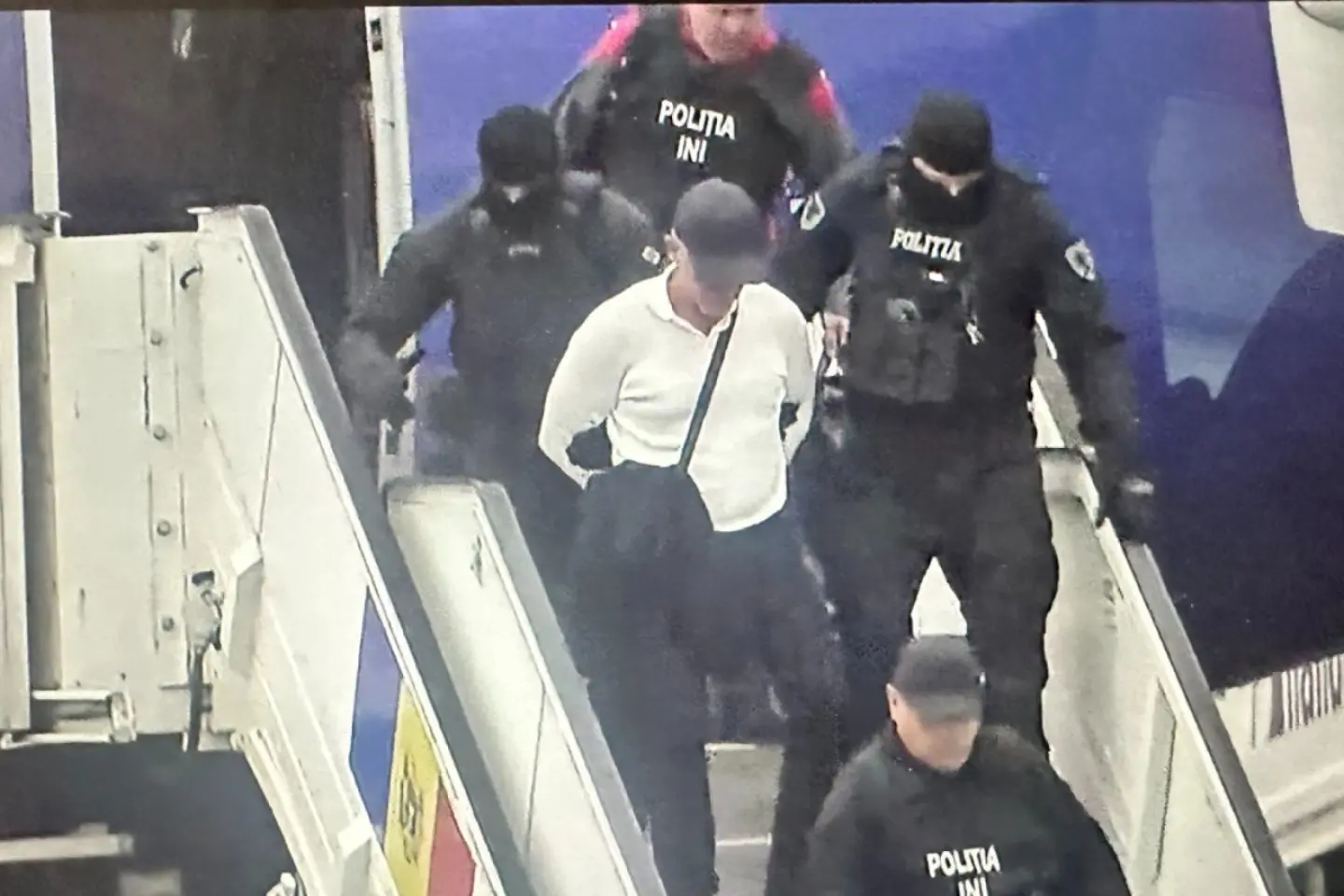 Avionul cu Vladimir Plahotniuc la bord a aterizat la Chișinău; autoritățile anunță măsuri speciale de detenție