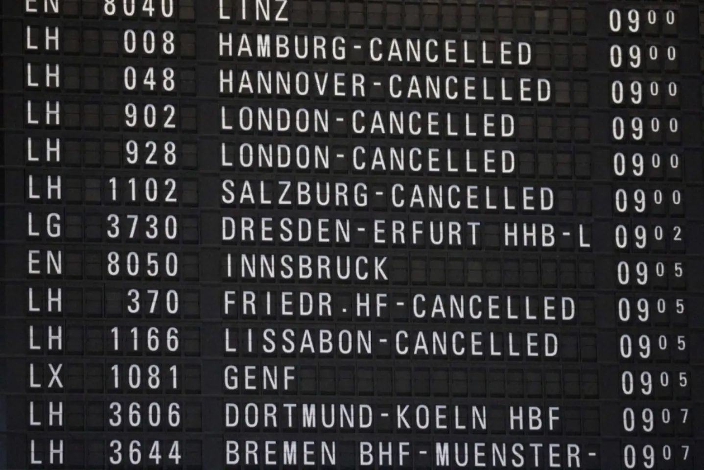 Aeroportul din Munchen, închis după ce în apropiere au fost observate drone / UPDATE