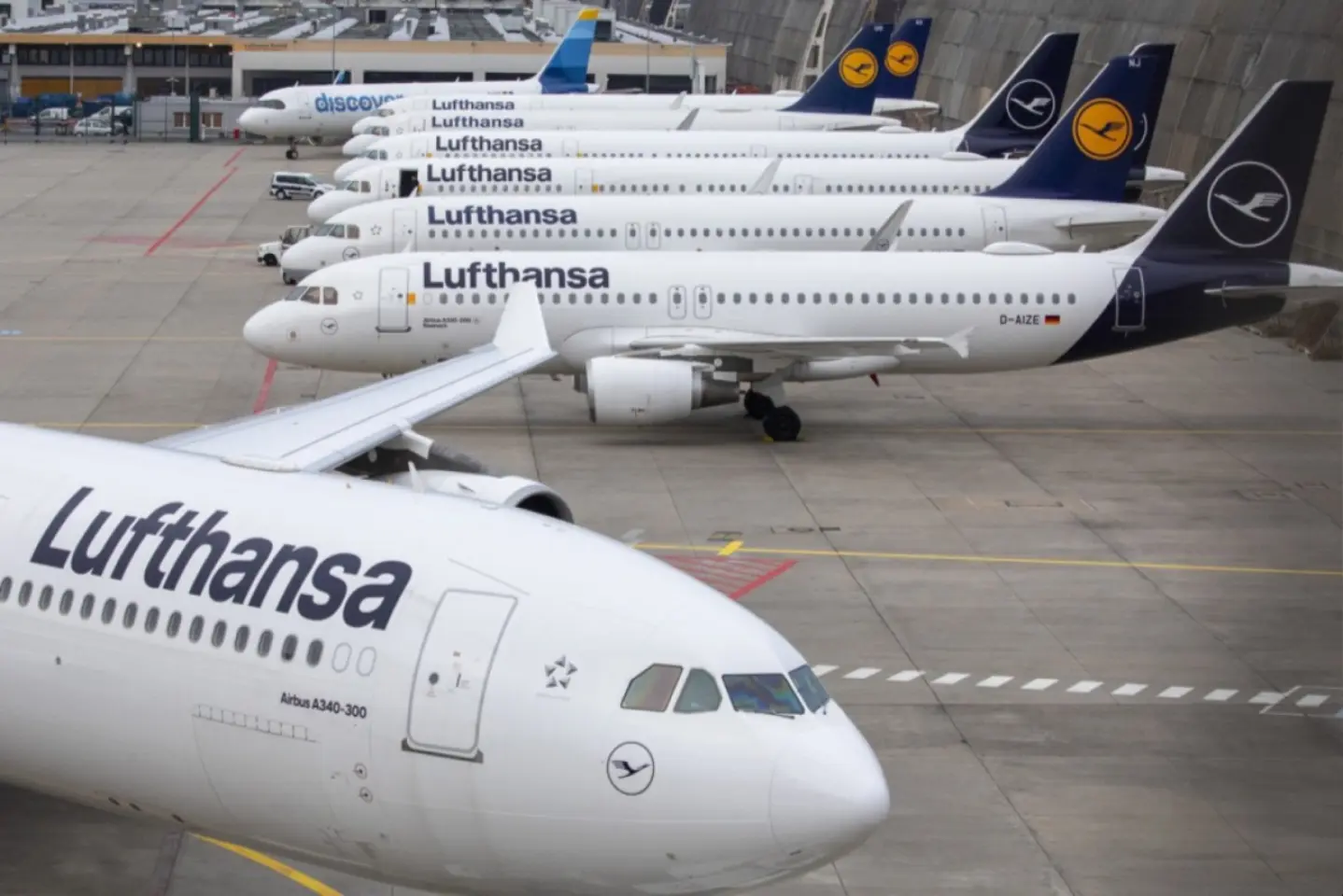 Aeroportul din München, închis a doua noapte consecutiv, după o nouă alertă cu drone