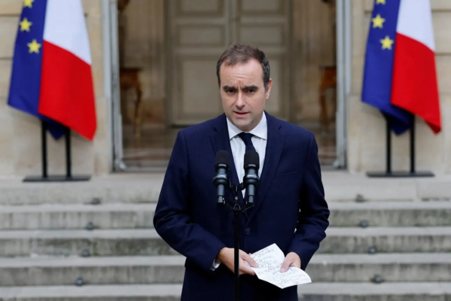 Preşedintele Franţei va desemna un nou premier în 