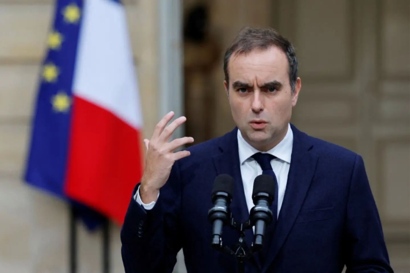 Emmanuel Macron l-a reconfirmat pe Sebastien Lecornu în funcția de prim-ministru