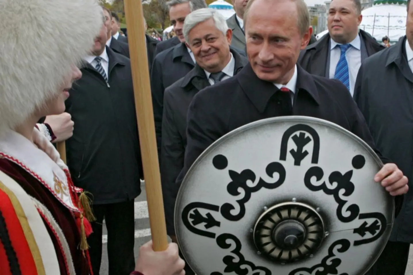 Trei persoane au fost ucise și cinci rănite într-o explozie produsă la o uzină chimică din republica rusă Bașkiria