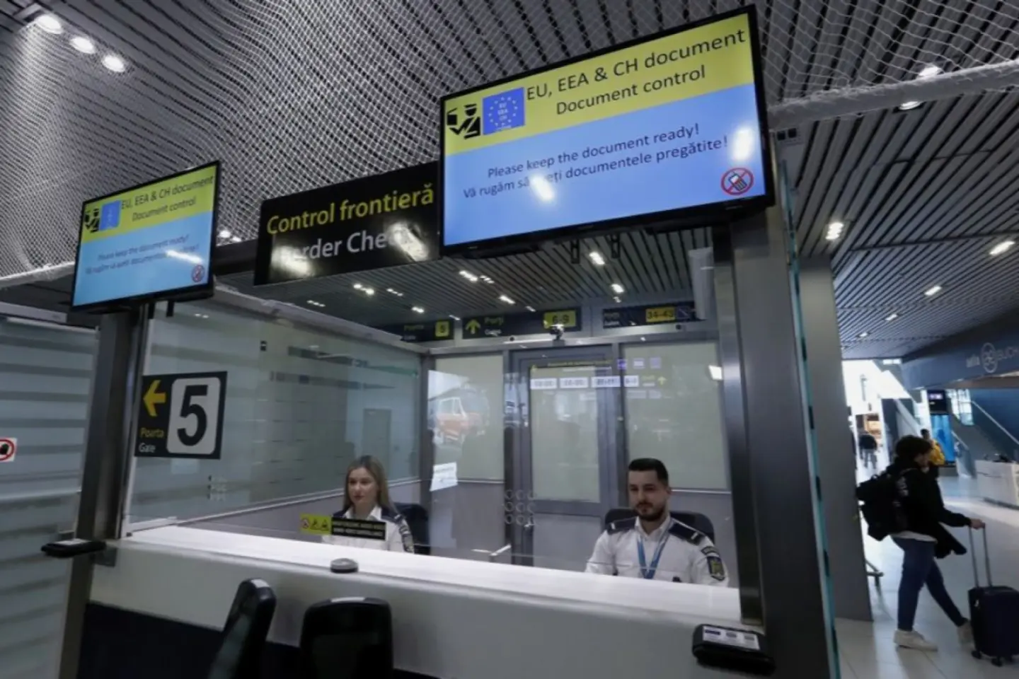 Peste 20 kilograme de canabis, aduse în România de un albanez