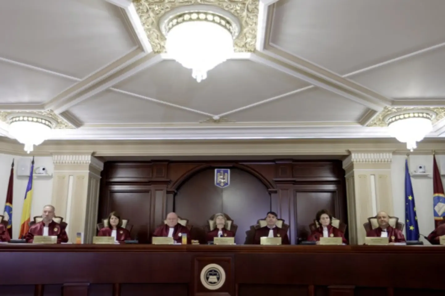 România: legea privind pensiile magistraţilor ar fi neconstituţională