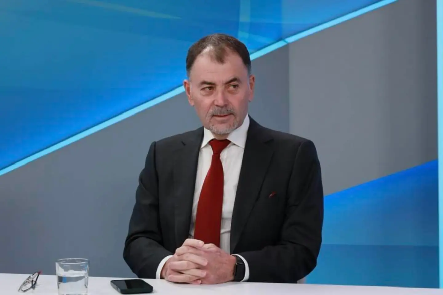  Fostul ministru al apărării Anatol Șalaru câștigă din nou în instanță un proces intentat de liderul AUR, George Simion