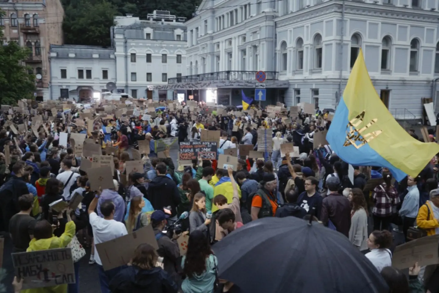 Demisii din guvernul de la Kiev, pe fondul unui imens scandal de corupție