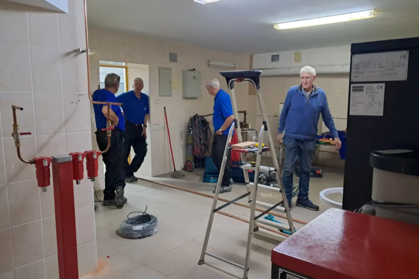 De 20 de ani, ingineri olandezi fac voluntariat în spitale moldovenești