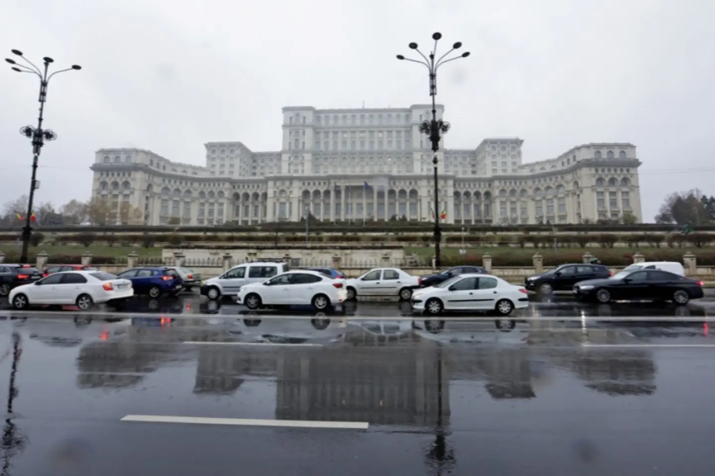 Comisiile pentru politică externă din Parlamentele de la Chișinău și București se reunesc în ședință comună