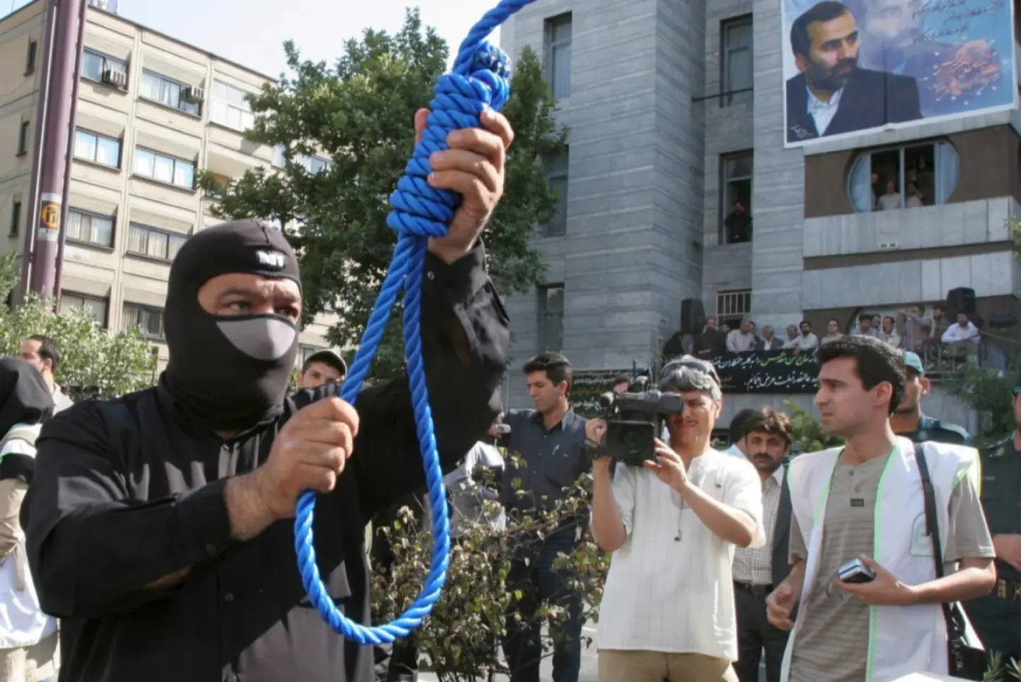 Un bărbat care și-a ucis soția, executat public în Iran