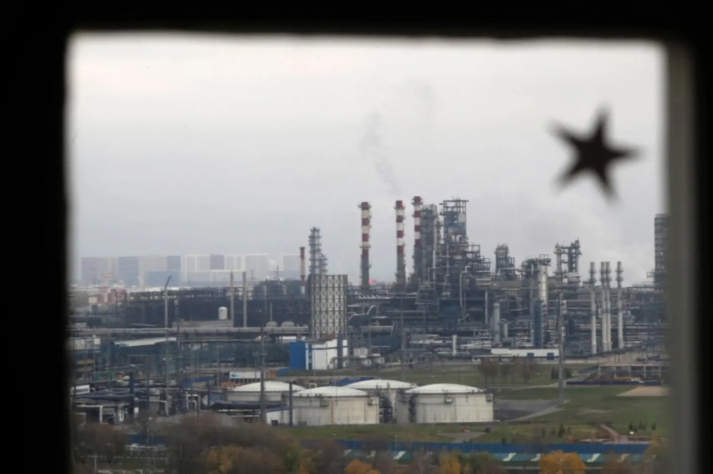 Armata ucraineană anunță că a atacat o rafinărie de petrol rusească