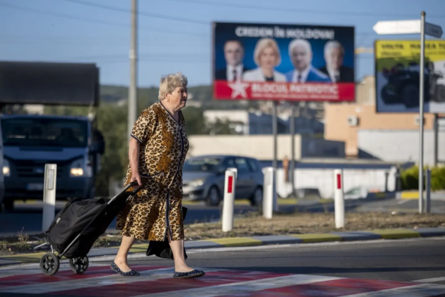 Seară literară cu scriitoarea basarabeană Tatiana Țîbuleac la Institutul Cultural Român de la Paris