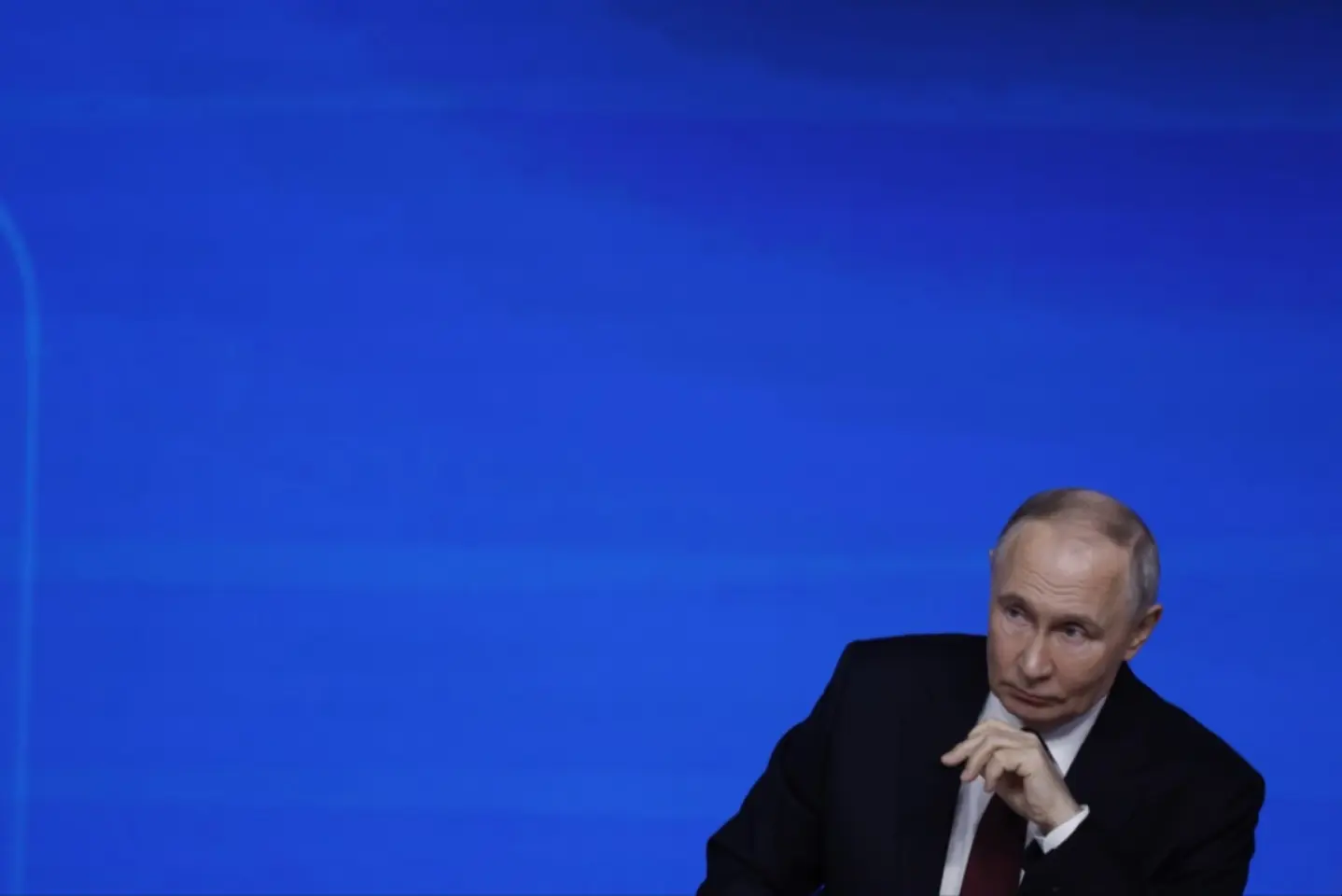 Sfârșit de an cu un criminal de război îndrăgostit