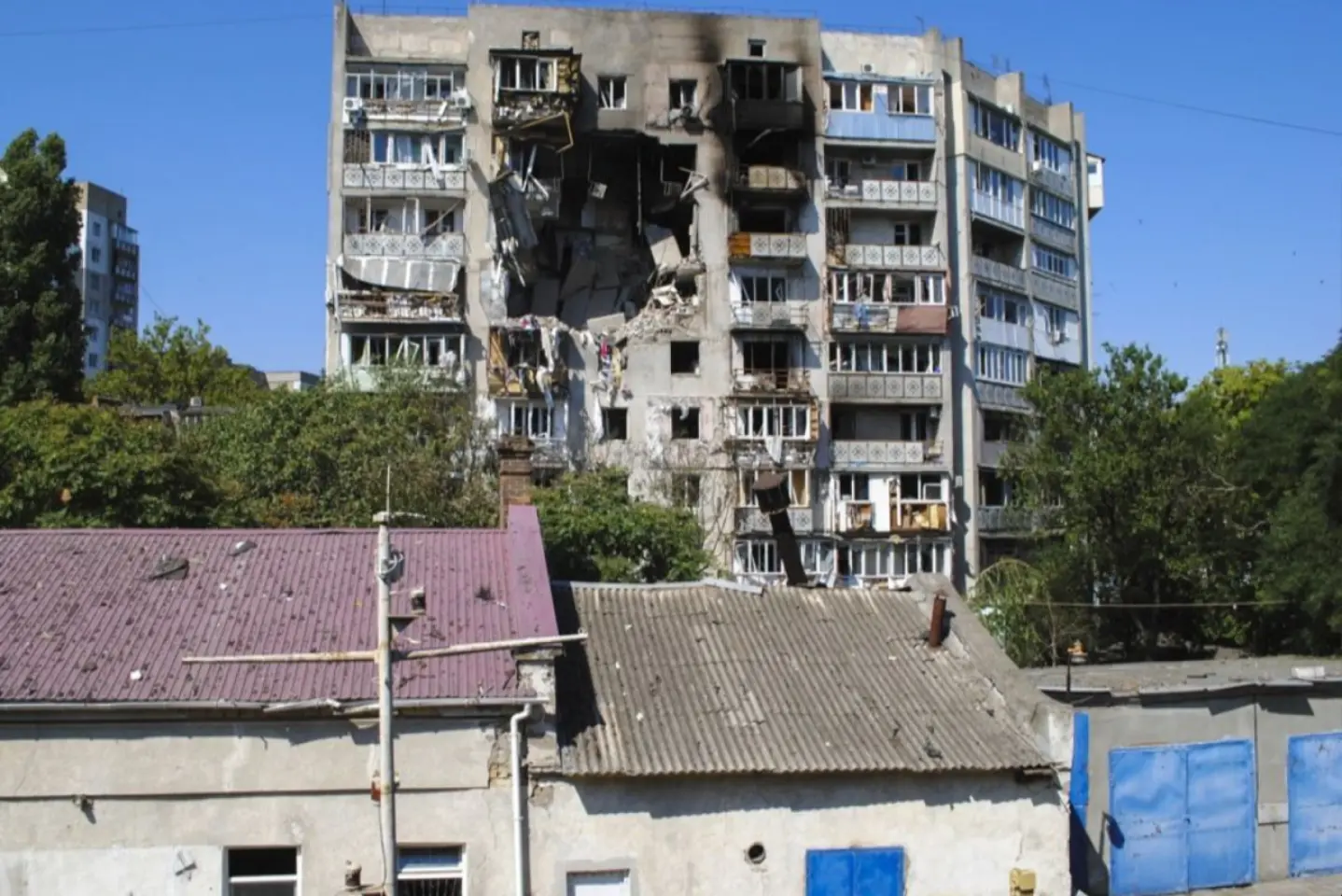 Atac rusesc cu drone asupra Odesei: un om rănit, clădiri avariate