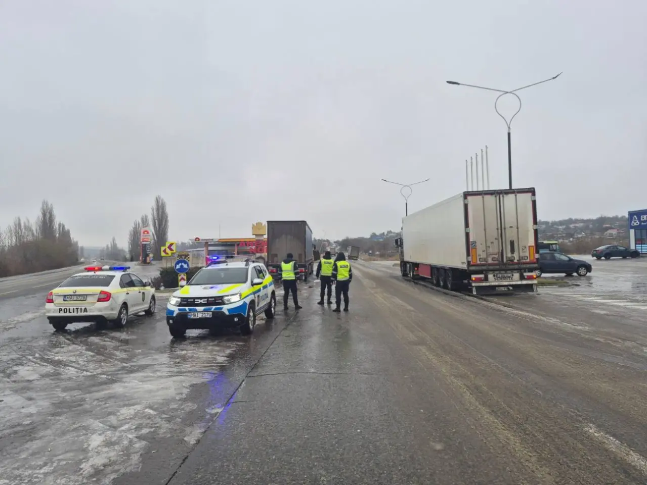 Centrul Național de Management al Crizelor, convocat în ședință operativă din cauza condițiilor meteo dificile