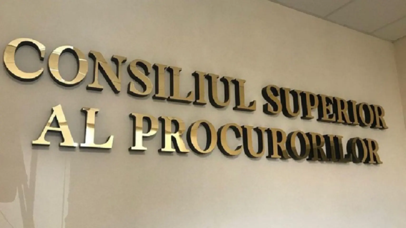 Trei procurori demiși din funcție de Consiliul Superior al Procurorilor 