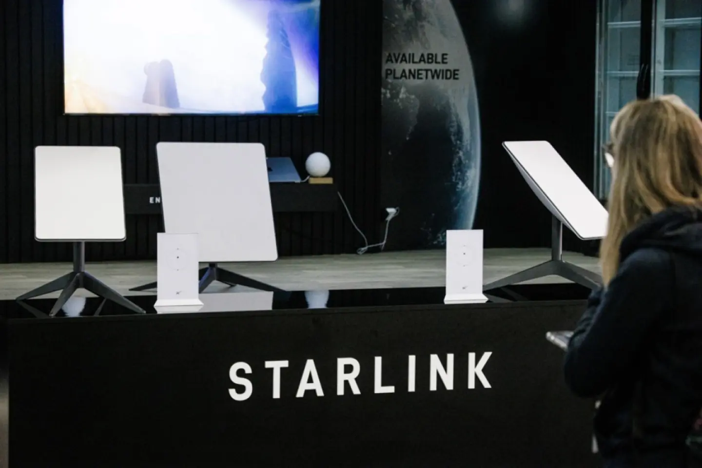 SpaceX a restricţionat accesul Rusiei la sateliţii Starlink