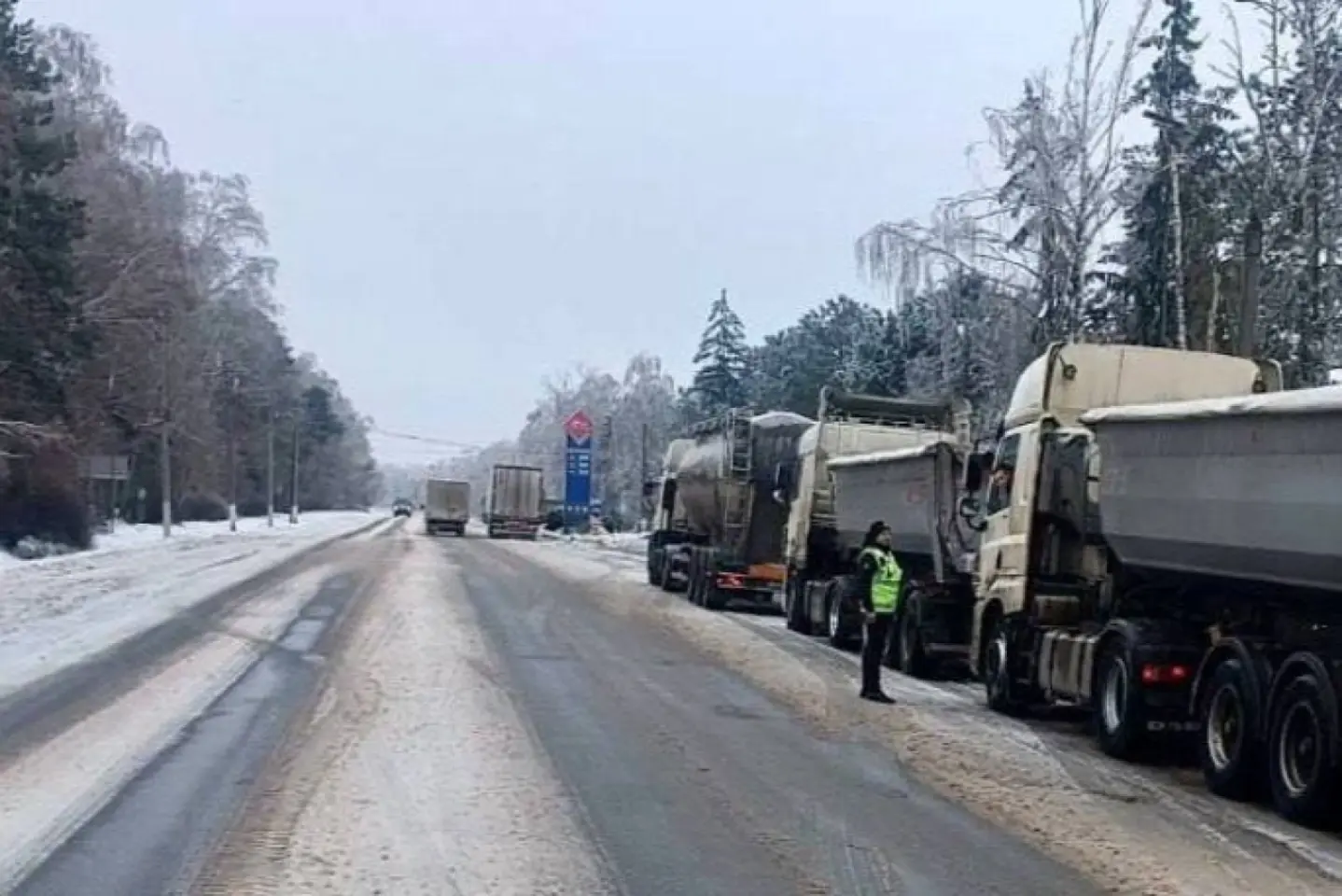 Codul galben de precipitații și polei pe drumuri a fost prelungit până luni, 9 februarie
