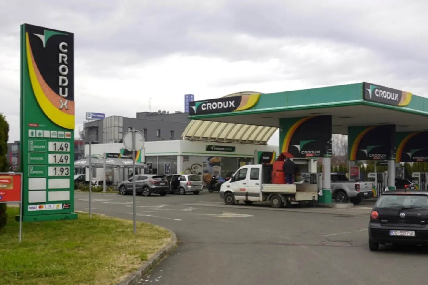 Croația plafonează prețurile la benzină și motorină