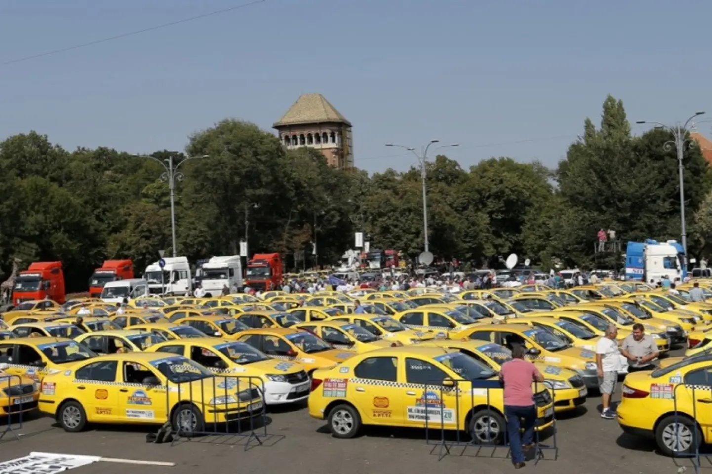 Guvernul de la București declară situaţie de criză pe piaţa carburanţilor