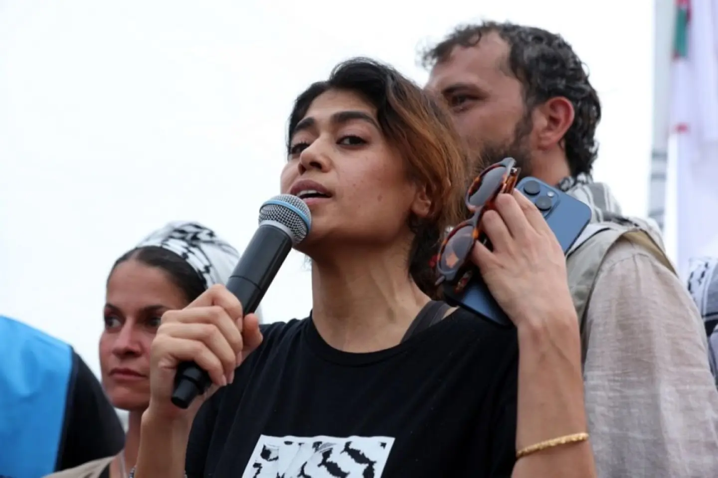 Europarlamentara franco-palestiniană Rima Hassan a fost reținută de poliție, pentru „apologia terorismului”