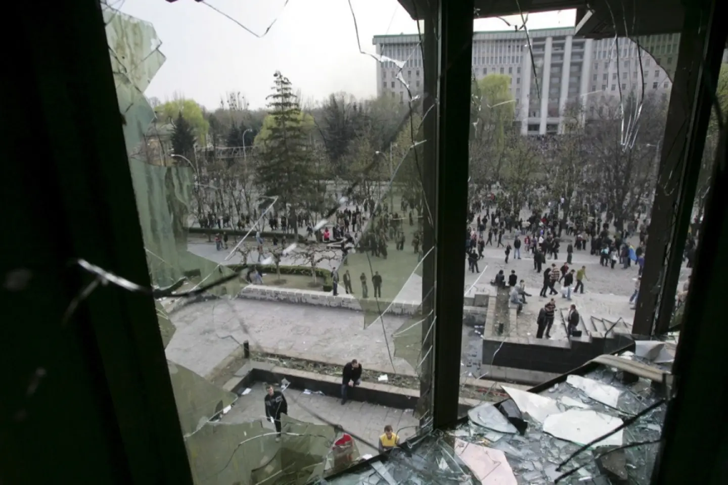 7 aprilie - o lecție despre cât de ușor pot fi încălcate drepturile fundamentale și despre importanța de a apăra libertatea