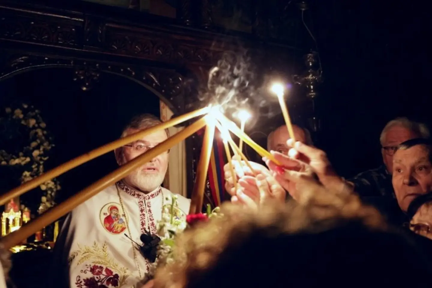 Sfânta Lumină va fi adusă în România în Sâmbăta Mare, cu o cursă aeriană specială organizată pe ruta Tel Aviv – București