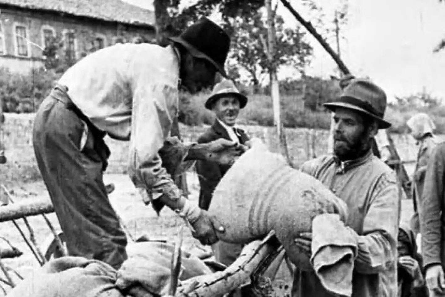 Basarabia Profundă: Veruța, Gheorghiță și Zinuța - copiii Foametei care trebuie uitați la Voroteț