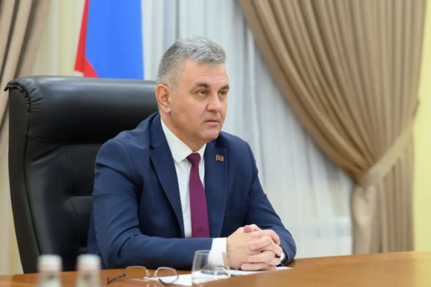 Vadim Krasnoselski își asigură privilegii fără precedent după plecarea din funcție