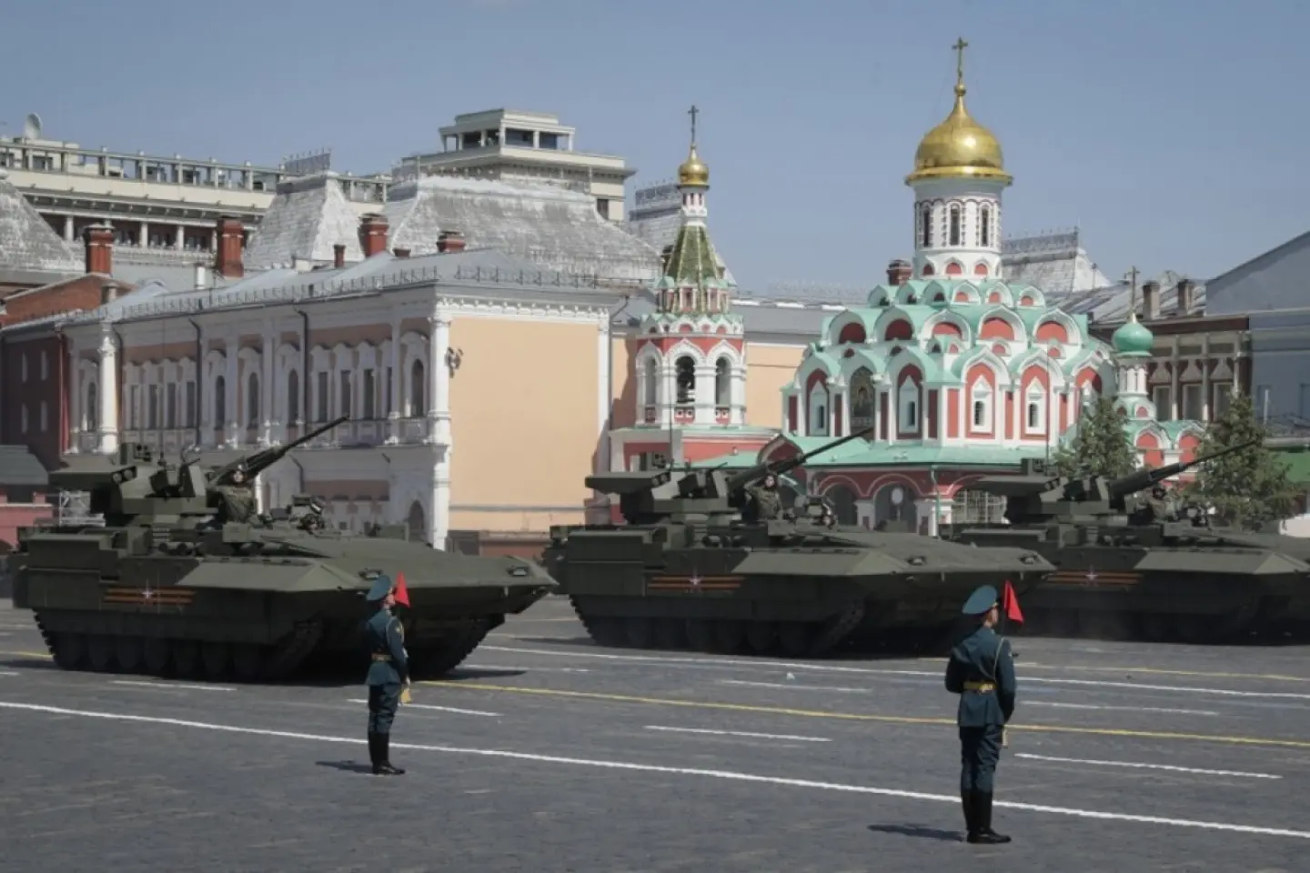 Rușii renunță la desfășurarea de echipament militar pentru tradiționala paradă de 9 mai din Piața Roșie